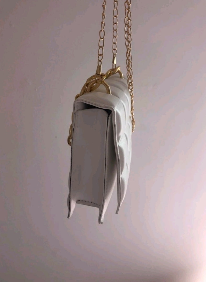 Cartera White